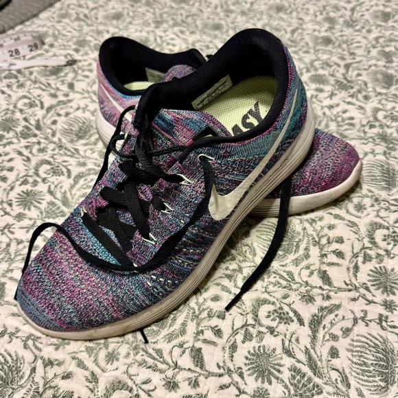 Nike LunarEpic Flyknit Low Fire Pink running shoes - Picture 3 of 11